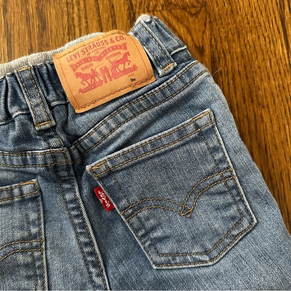 Baby boy navy blue fox outfit, size 9M (3 pcs - Levi’s, Carter’s, Yoga Sprouts) - Picture 8 of 11